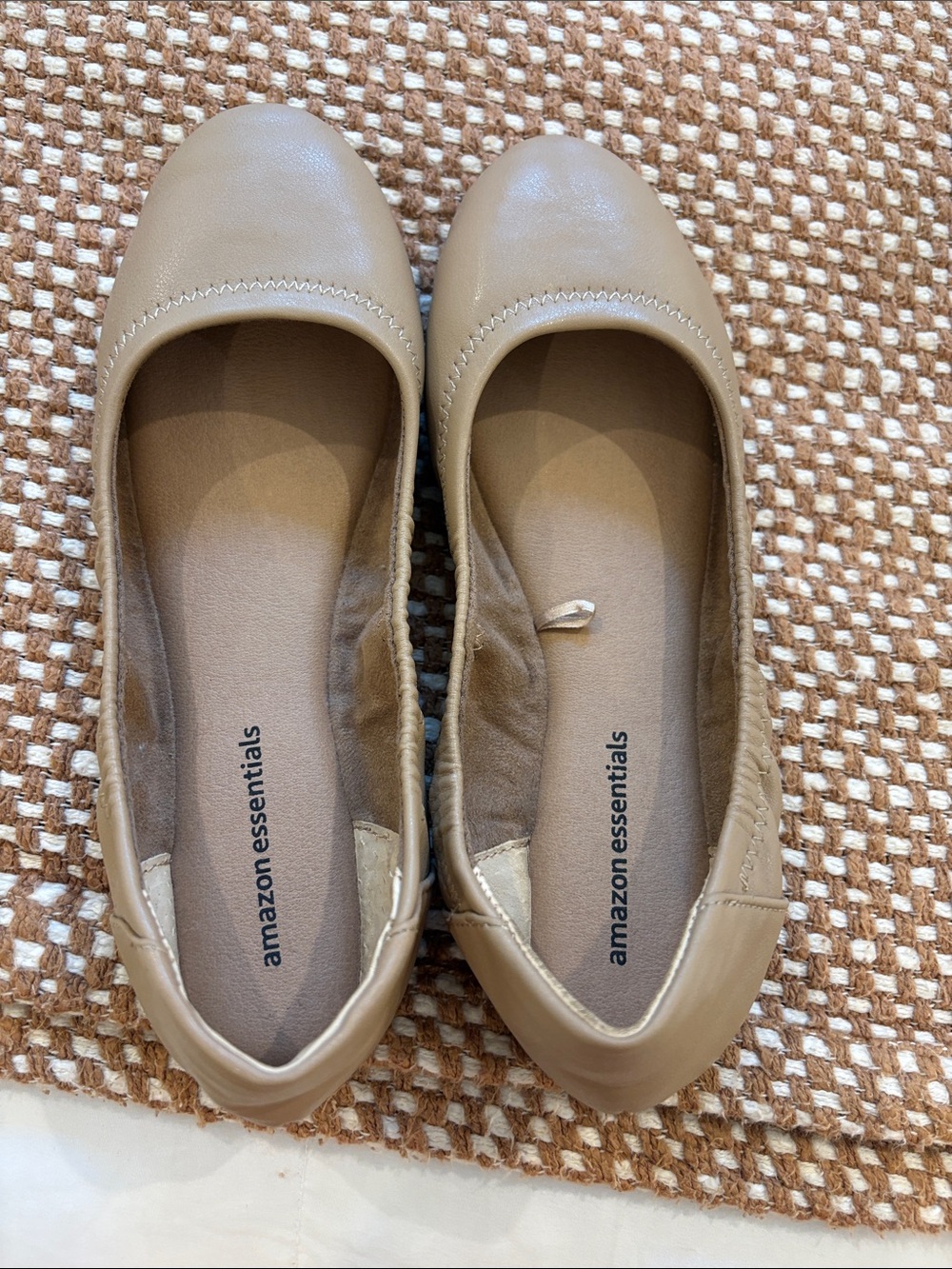 Amazon Essentials Neutral Tan Slip-On Ballet Flats
